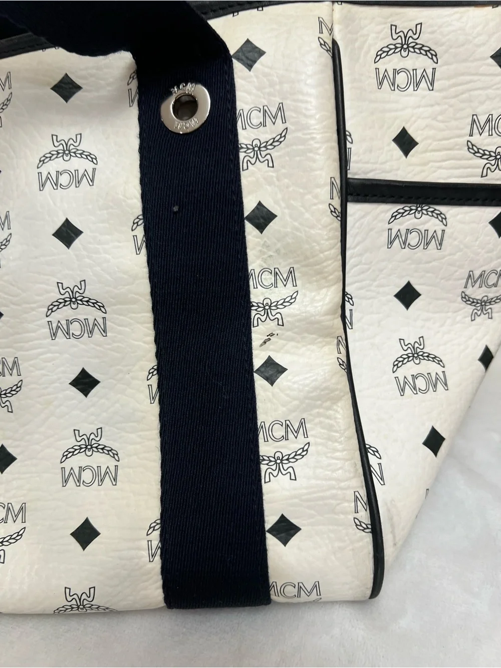AUTH MCM WHITE TOTE